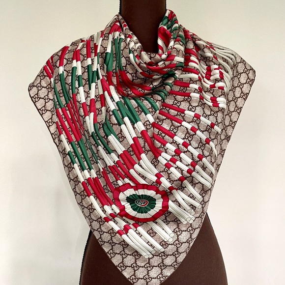 Gucci Scarf Logo GG Print Club WEB Beige Silk Scarf Wrap Gucci Gift box - Picture 2 of 12